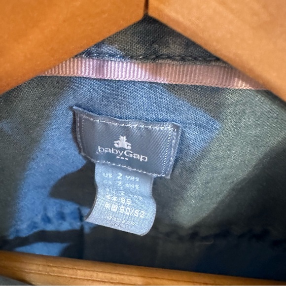 Baby gap denim button  top - Picture 2 of 4